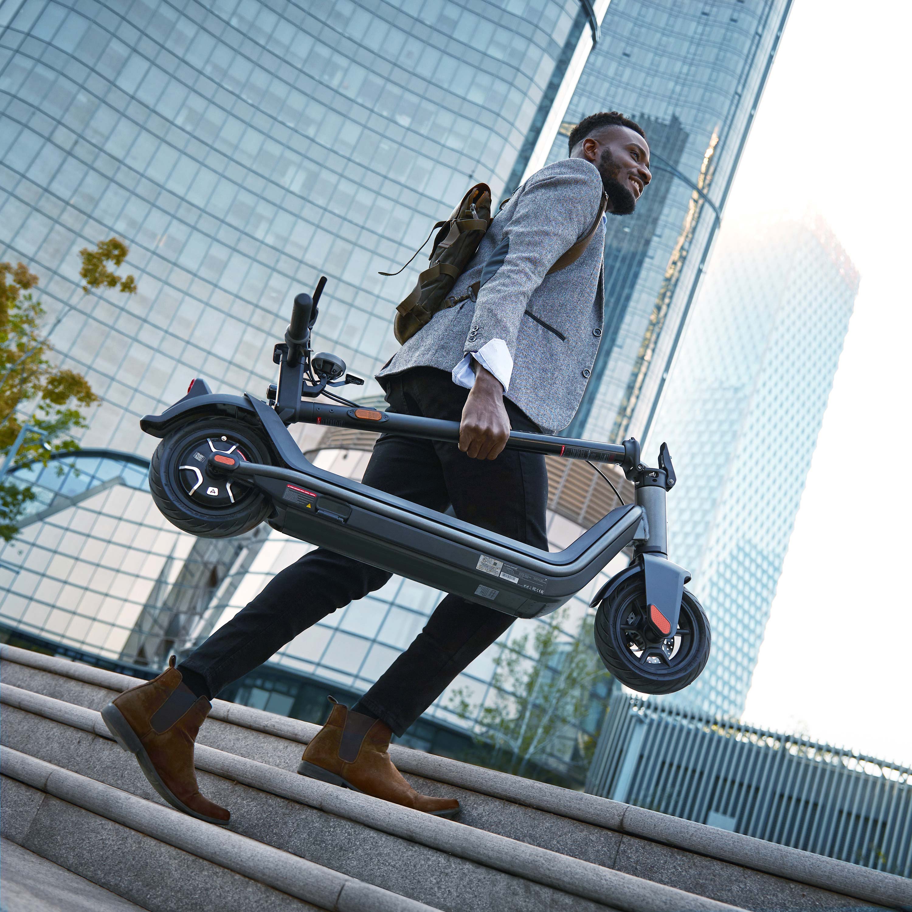 NIU KQi3 Pro Electric Kick Scooter (EU version) - Image 7